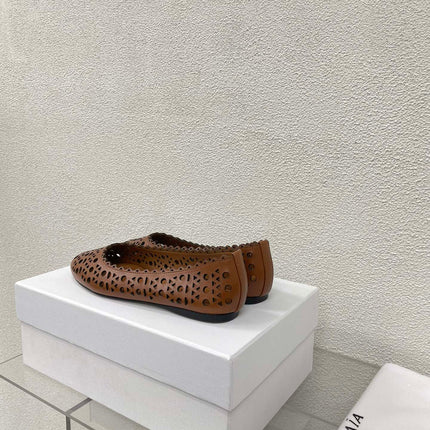 ALAIA BALLET FLAT IN CARAMEL BROWN MESH LAMBSKIN
