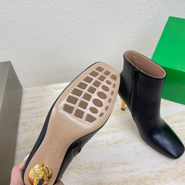 KNOT ANKLE BOOT IN BLACK CALFSKIN WITH GOLD METAL HEEL 9 CM