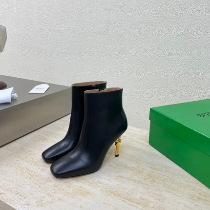 KNOT ANKLE BOOT IN BLACK CALFSKIN WITH GOLD METAL HEEL 9 CM