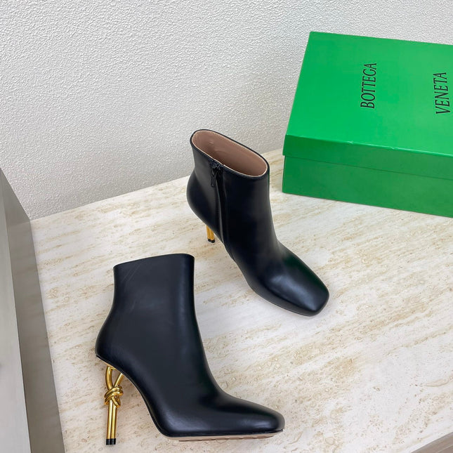 KNOT ANKLE BOOT IN BLACK CALFSKIN WITH GOLD METAL HEEL 9 CM