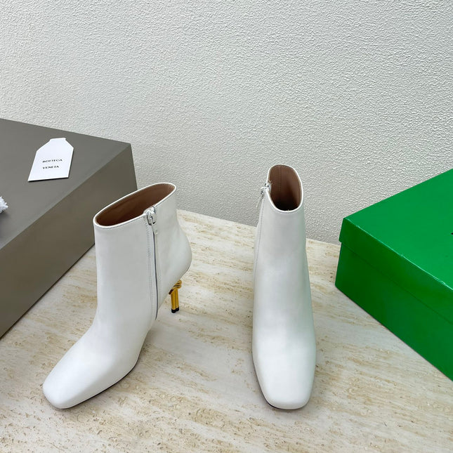 KNOT ANKLE BOOT IN WHITE CALFSKIN WITH GOLD METAL HEEL 9 CM