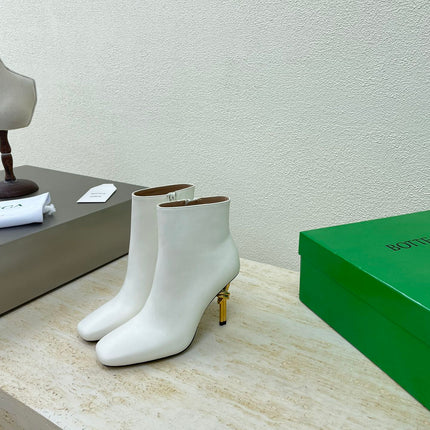 KNOT ANKLE BOOT IN WHITE CALFSKIN WITH GOLD METAL HEEL 9 CM