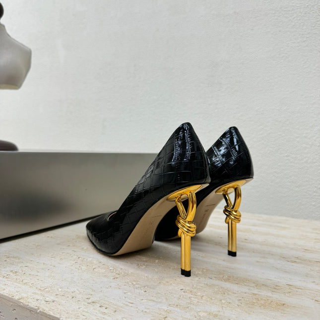 KNOT HIGH PUMP IN BLACK CALFSKIN WITH WOVEN DESIGN AND GOLD METAL HEEL 9 CM