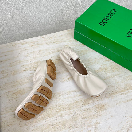 ELASTIC BALLERINA FLATS IN WHITE CREAM LAMBSKIN