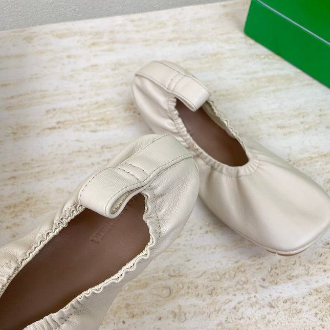 ELASTIC BALLERINA FLATS IN WHITE CREAM LAMBSKIN