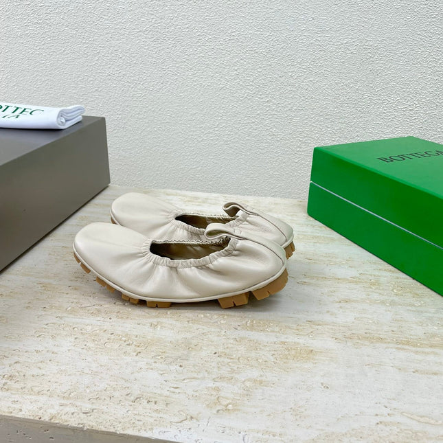 ELASTIC BALLERINA FLATS IN WHITE CREAM LAMBSKIN