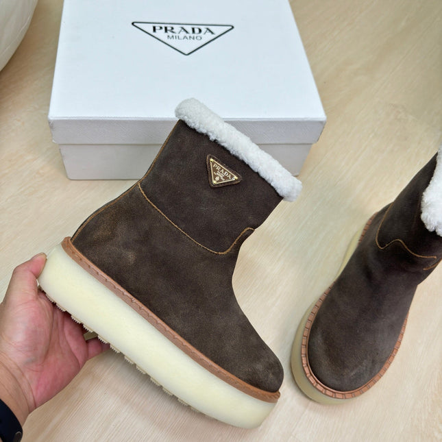 SUEDE BOOTS DARK BROWN WITH SHEARLING LINING AND RUBBER FLATFORM SOLE