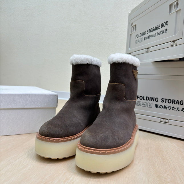 SUEDE BOOTS DARK BROWN WITH SHEARLING LINING AND RUBBER FLATFORM SOLE