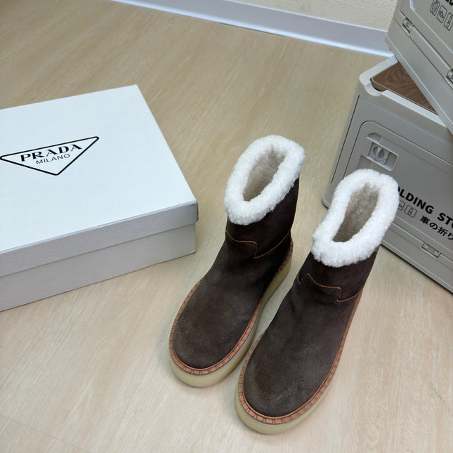 SUEDE BOOTS DARK BROWN WITH SHEARLING LINING AND RUBBER FLATFORM SOLE