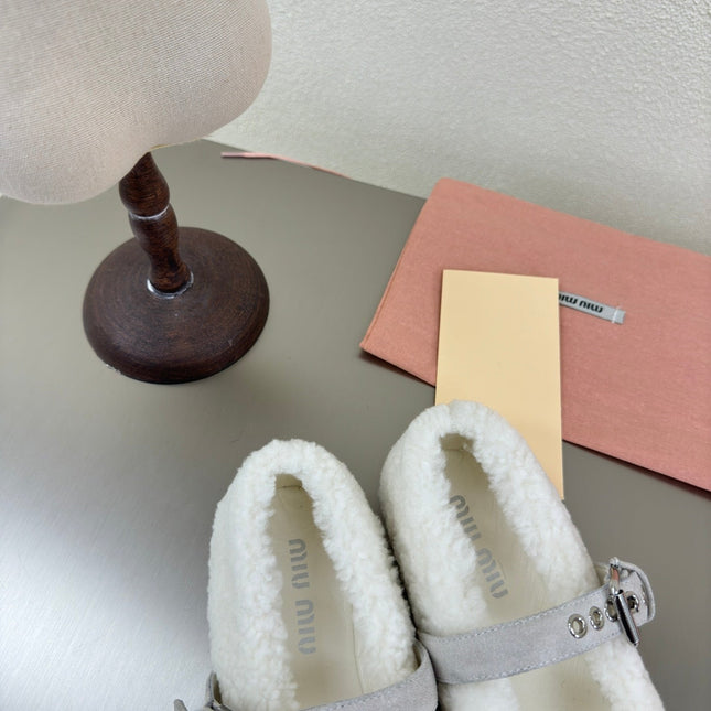 SHEARLING BALLET FLAT WHITE WITH SUEDE STRAP
