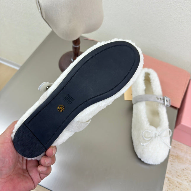 SHEARLING BALLET FLAT WHITE WITH SUEDE STRAP
