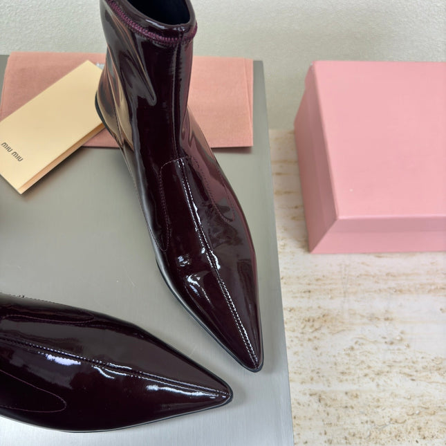 ANKLE POINTED-TOE BOOTS IN MAHOGANY GLOSSY CALFSKIN