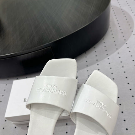 SQUARE-TOE MEDIUM HEEL MULES IN WHITE CALFSKIN LOGO EMBOSSED