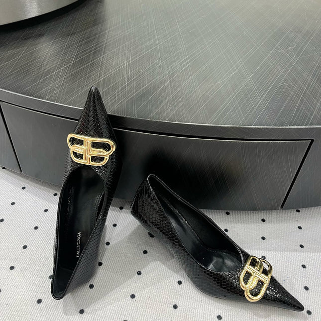HEELED PUMPS 65 MM IN BLACK LIZARD PATTERN CALFSKIN GOLD HARDWARE
