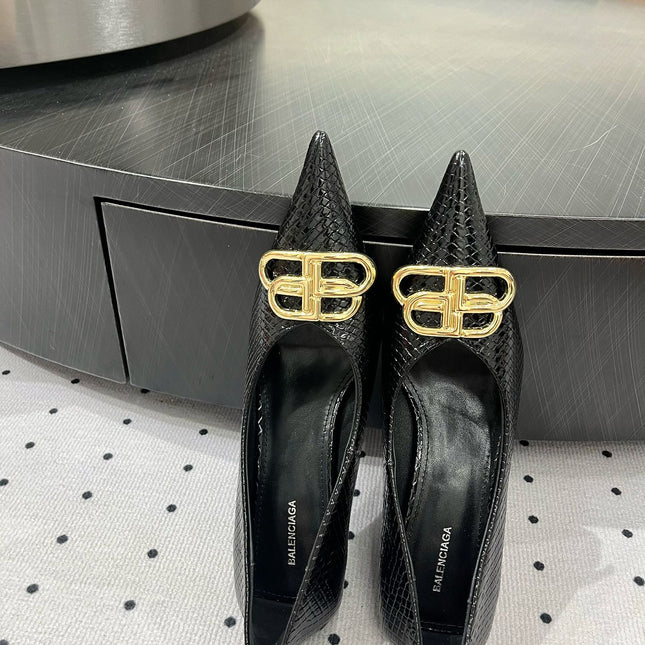 HEELED PUMPS 65 MM IN BLACK LIZARD PATTERN CALFSKIN GOLD HARDWARE