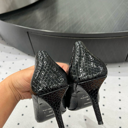 HEELED PUMPS 65 MM IN BLACK LIZARD PATTERN CALFSKIN GOLD HARDWARE