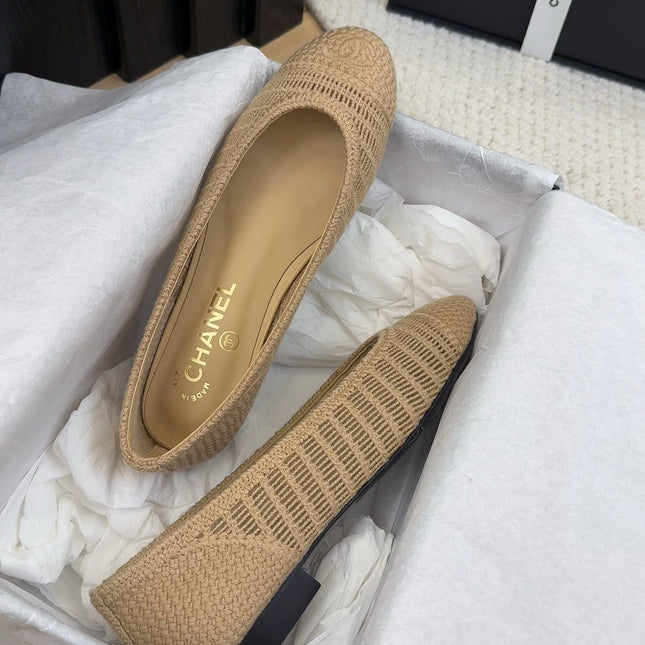 BALLERINAS IN PEANUT BROWN RAFFIA