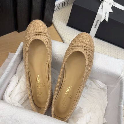 BALLERINAS IN PEANUT BROWN RAFFIA