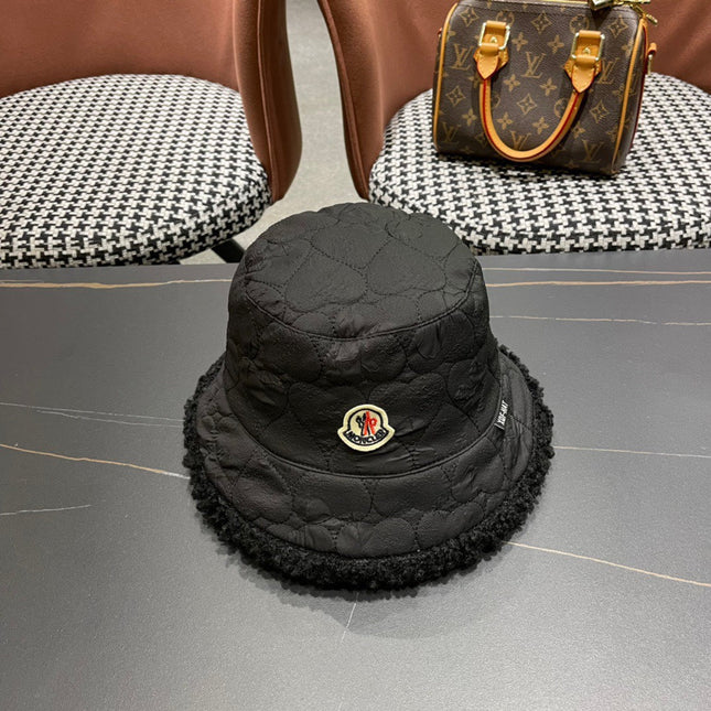REVERSIBLE NAPPA & SHEARLING BUCKET HAT BLACK 436510