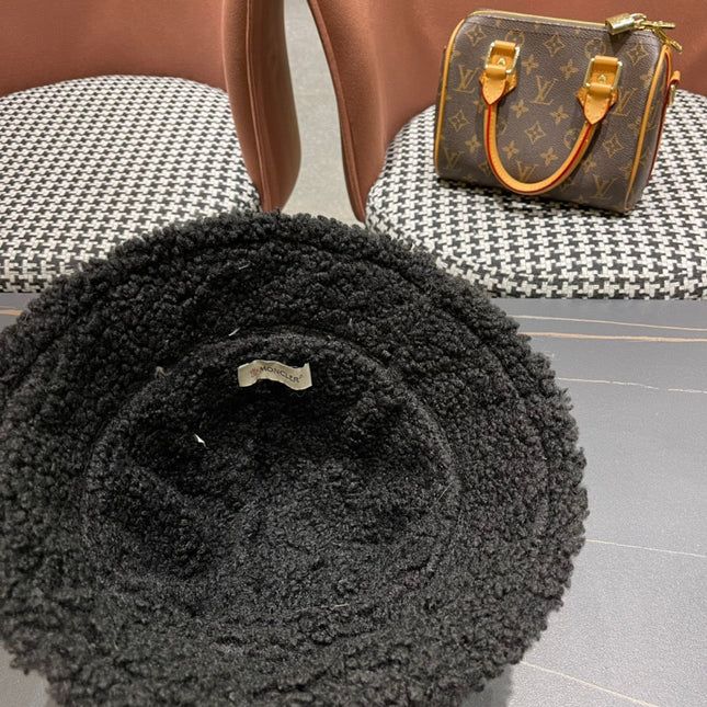 REVERSIBLE NAPPA & SHEARLING BUCKET HAT BLACK 436510