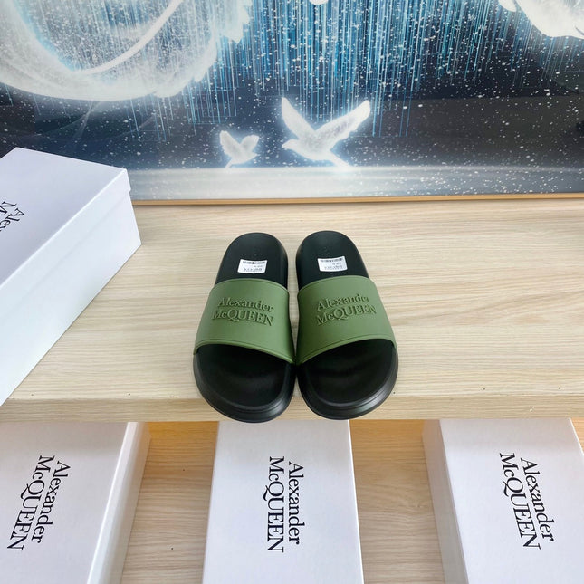 SLIDES SANDAL IN BLACK TPU WITH DARK GREEN STRAP EMBOSSED LOGO