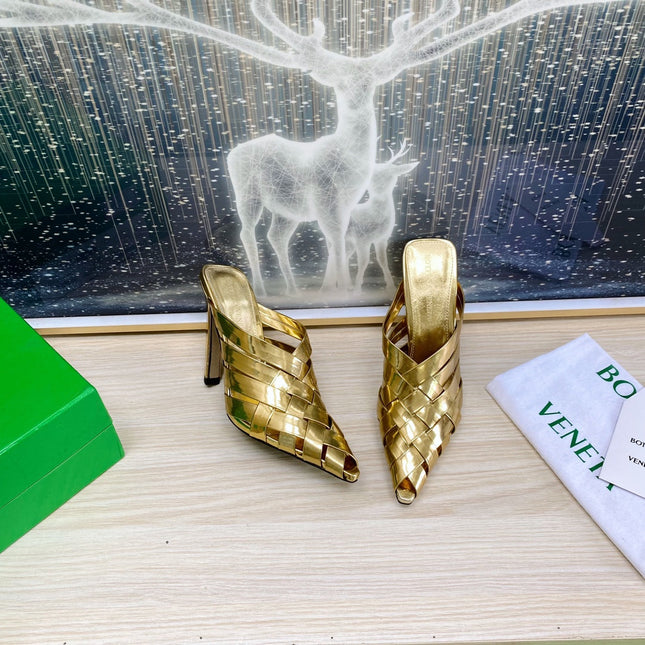 ALFIE LEATHER HIGH MULES IN GOLD PATENT CALFSKIN WITH WOVEN DESIGN