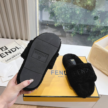 FLAT SLIDE IN BLACK FLEECE