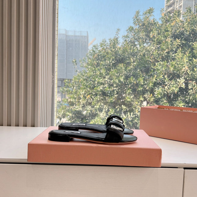 SLIDE SANDALS ATTACHED DIAMOND IN BLACK LAMBSKIN