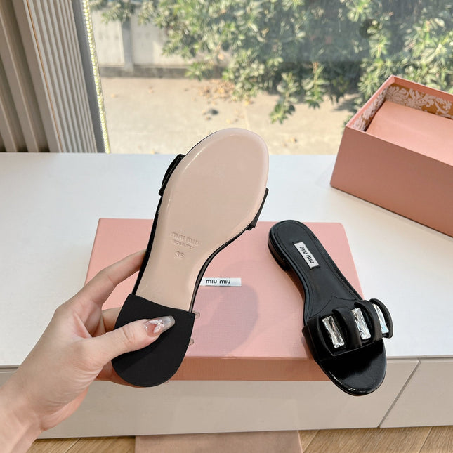 SLIDE SANDALS ATTACHED DIAMOND IN BLACK LAMBSKIN