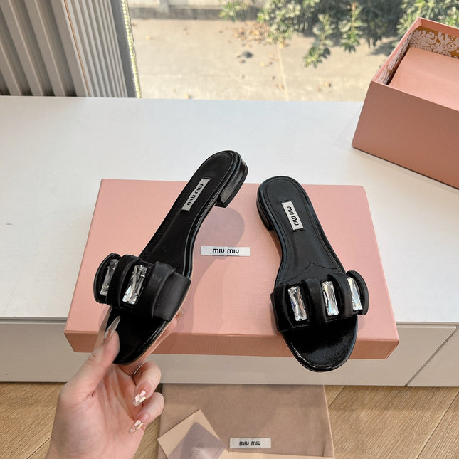 SLIDE SANDALS ATTACHED DIAMOND IN BLACK LAMBSKIN