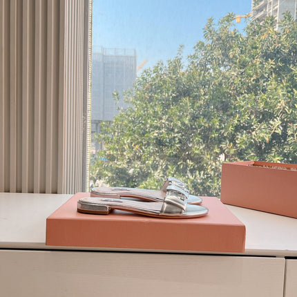 SLIDE SANDALS ATTACHED DIAMOND IN SILVER METALLIC LAMBSKIN