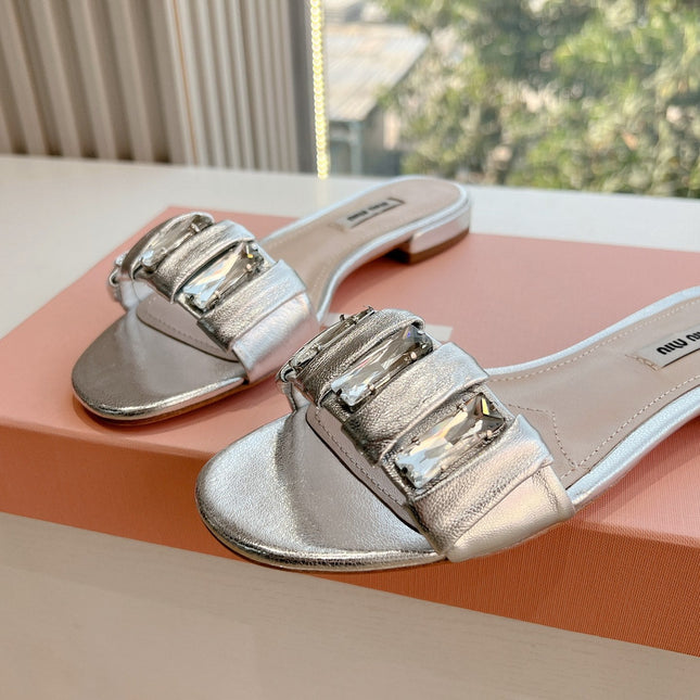 SLIDE SANDALS ATTACHED DIAMOND IN SILVER METALLIC LAMBSKIN