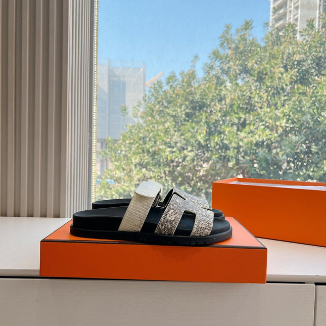 CHYPRE SANDAL IN WHITE MIX BLACK LIZARD SKIN