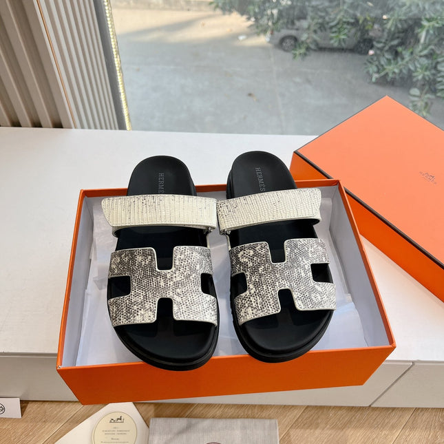 CHYPRE SANDAL IN WHITE MIX BLACK LIZARD SKIN