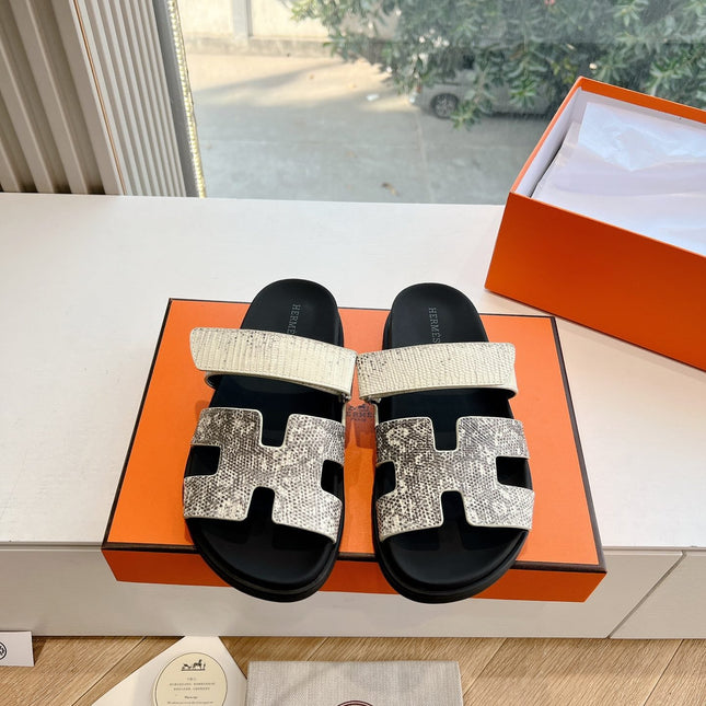 CHYPRE SANDAL IN WHITE MIX BLACK LIZARD SKIN