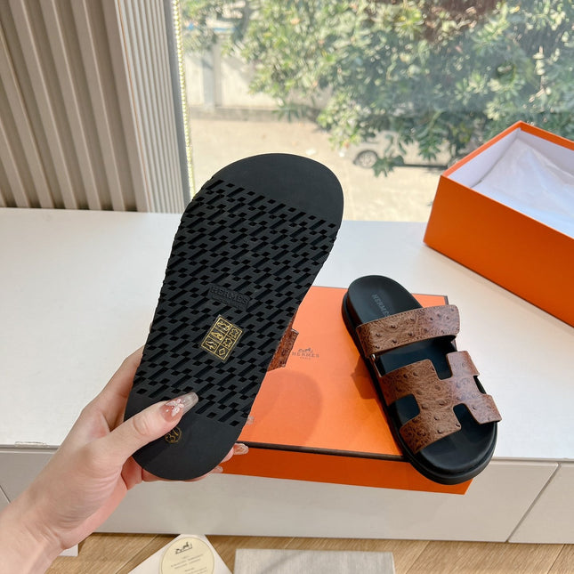 CHYPRE SANDAL IN CHOCOLATE BROWN GRAINED CALFSKIN