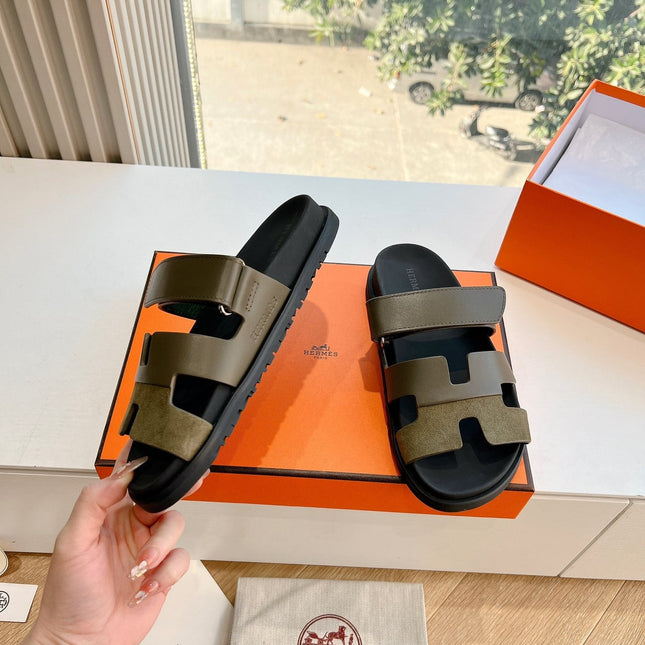 CHYPRE SANDAL IN ARMY GREEN SUEDE AND CALFSKIN