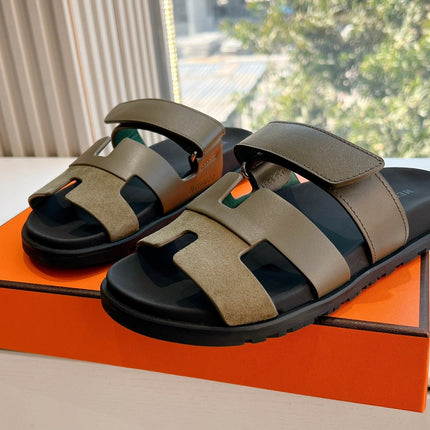 CHYPRE SANDAL IN ARMY GREEN SUEDE AND CALFSKIN