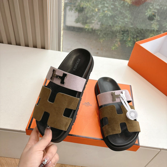 CHYPRE SANDAL IN LIGHT PINK MIX CHOCOLATE BROWN SUEDE