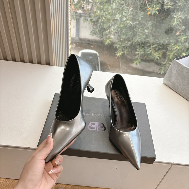 HIGH PUMPS IN RHINO GRAY PATENT CALFSKIN