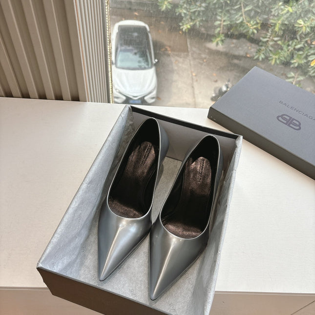 HIGH PUMPS IN RHINO GRAY PATENT CALFSKIN