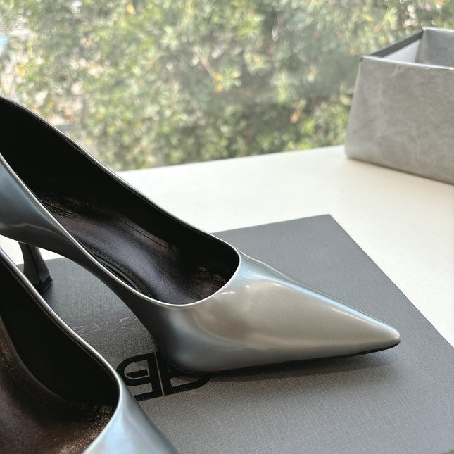 HIGH PUMPS IN RHINO GRAY PATENT CALFSKIN