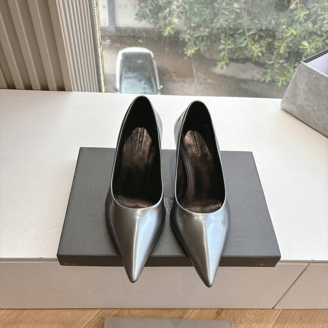 HIGH PUMPS IN RHINO GRAY PATENT CALFSKIN