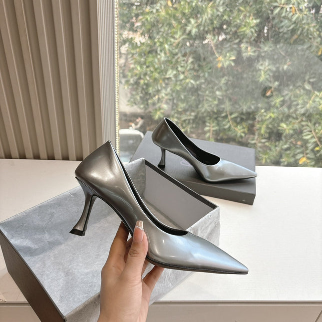 HIGH PUMPS IN RHINO GRAY PATENT CALFSKIN