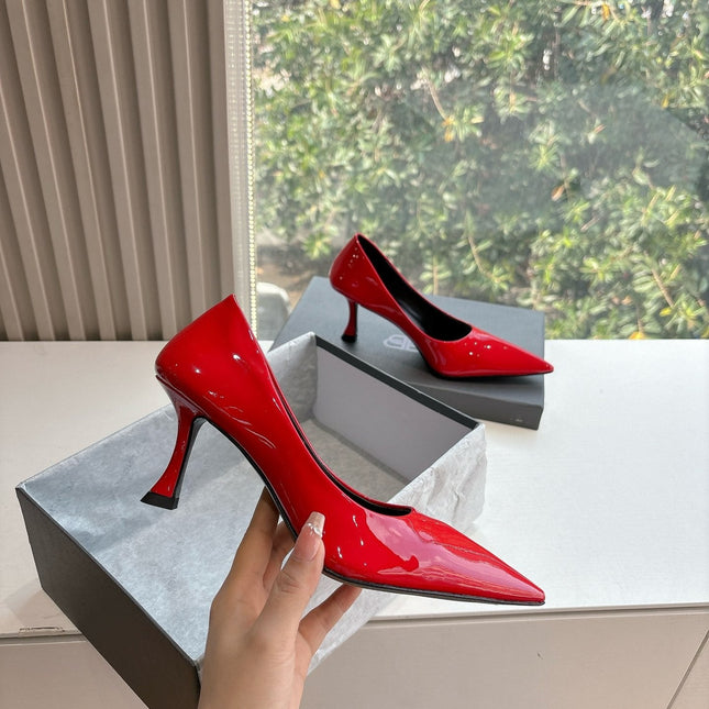 HIGH PUMPS IN CLASSIC RED PATENT CALFSKIN