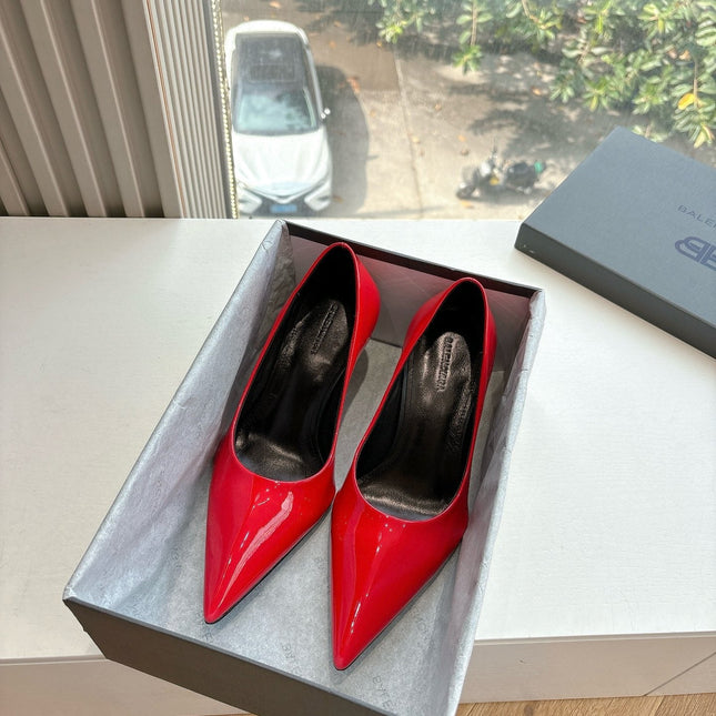 HIGH PUMPS IN CLASSIC RED PATENT CALFSKIN