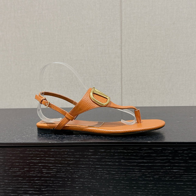 THONG SANDAL IN GINGER ORANGE CALFSKIN WITH GOLD LOGO
