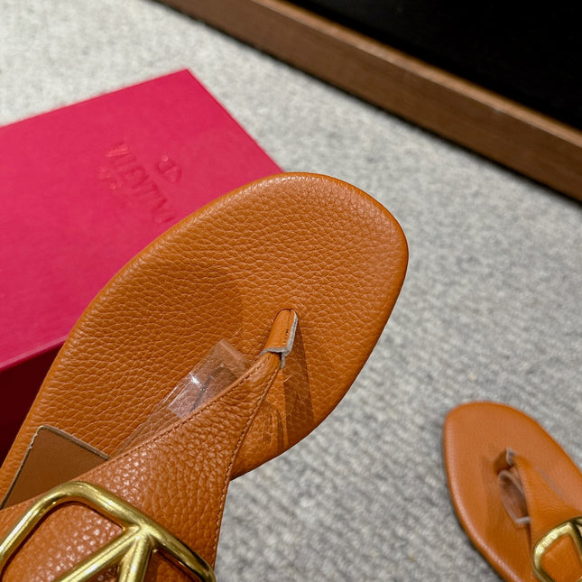 THONG SANDAL IN GINGER ORANGE CALFSKIN WITH GOLD LOGO