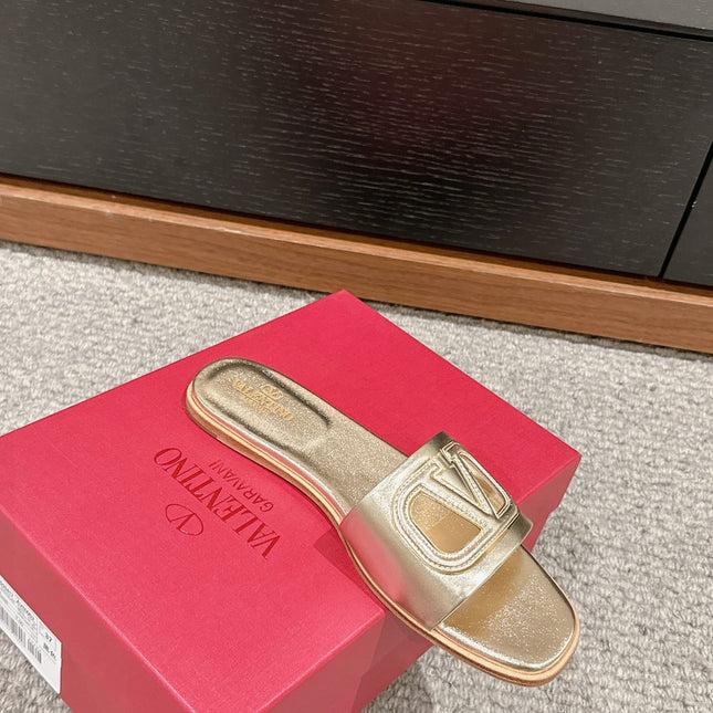 VLOGO CUT-OUT GOLD CALFSKIN SLIDE SANDAL