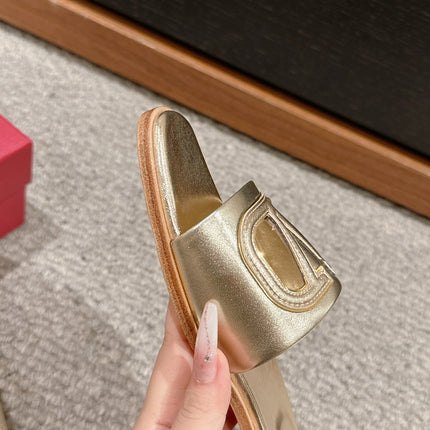 VLOGO CUT-OUT GOLD CALFSKIN SLIDE SANDAL